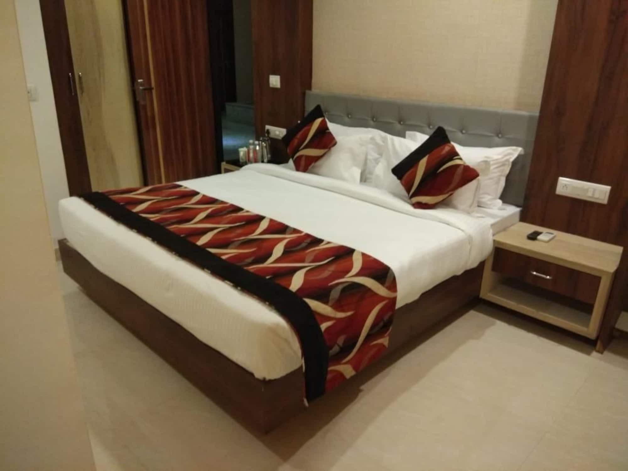Hopp Inn Udaipur Ngoại thất bức ảnh
